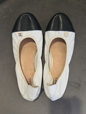 CHANEL Vintage Two-Tone Leather Ballet Flats — White & Black with Gold CC